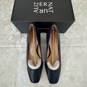 Naturalizer Women's Navy Heels